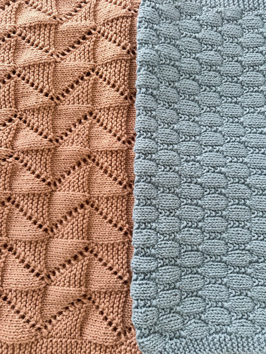 close up zig zag and beehive stitch baby blanket knitting patterns
