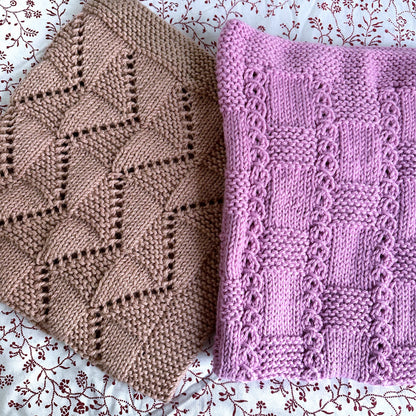 zig zag and chess line baby blanket knitting pattern stitch mood close up
