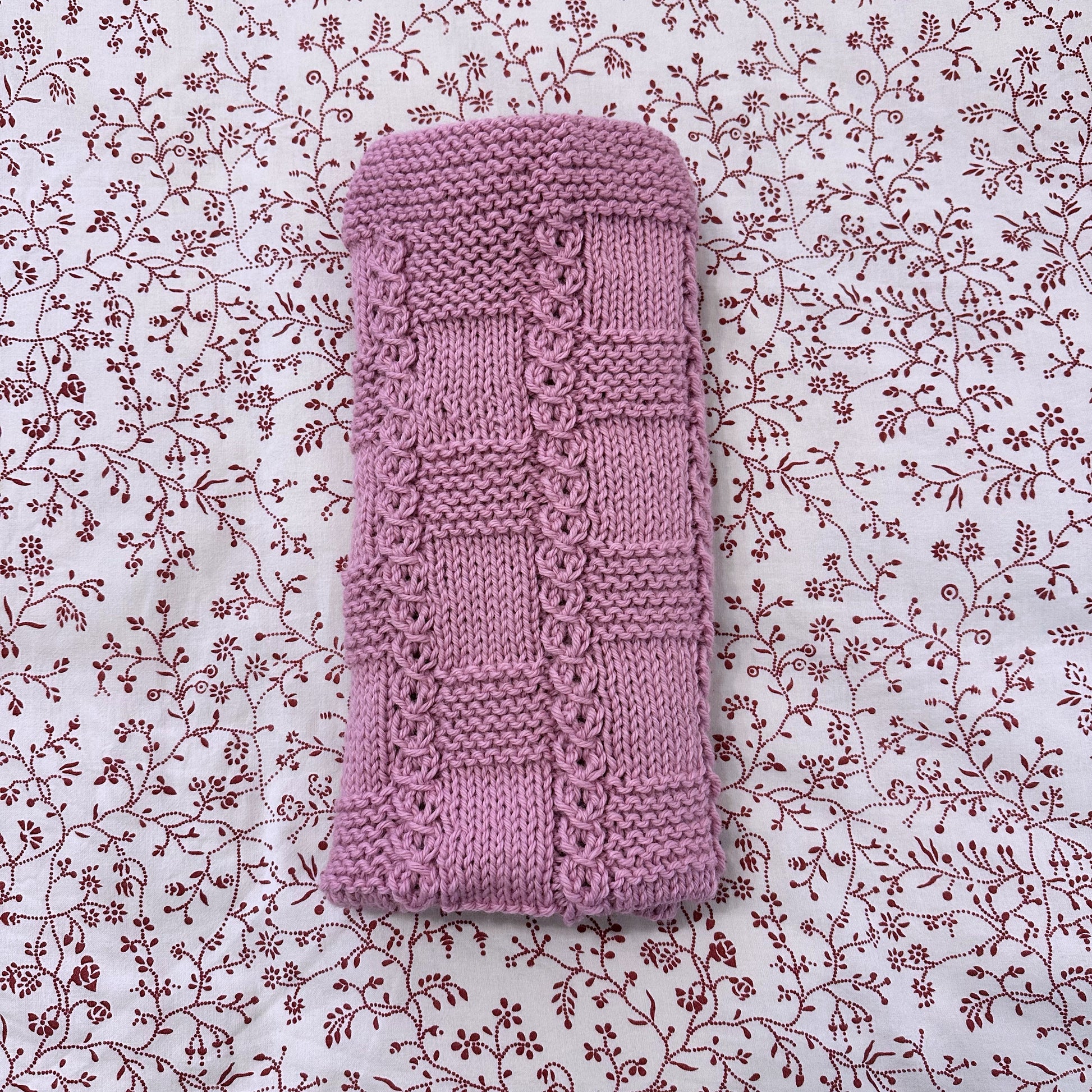 chess line baby blanket knitting pattern folded blanket detail mauve