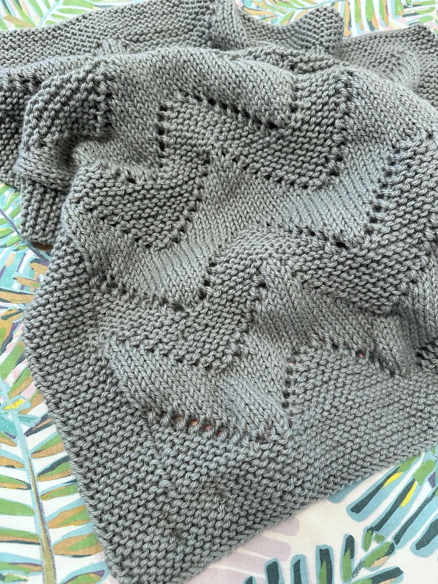 diamond baby blanket knitting pattern soft neutral color