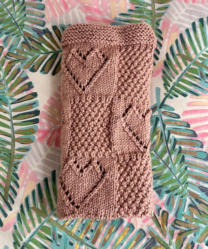 heart baby blanket knitting pattern folded blanket detail