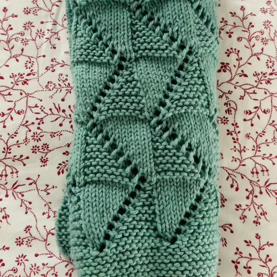 zig zag baby blanket knitting pattern video showing textured knit in movement