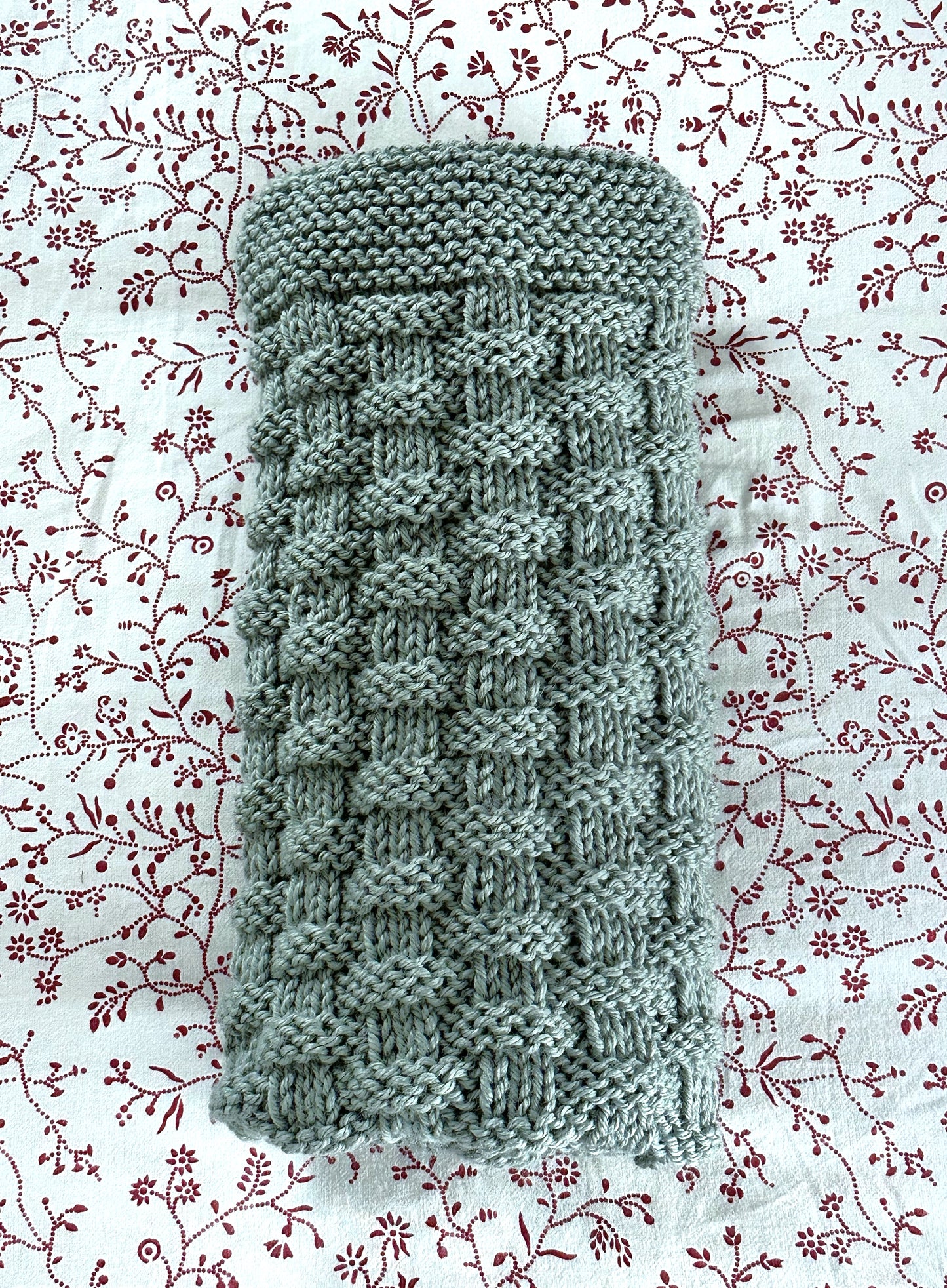 vessel baby blanket knitting pattern folded blanket detail