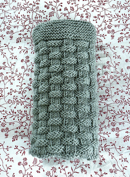 vessel baby blanket knitting pattern folded blanket detail