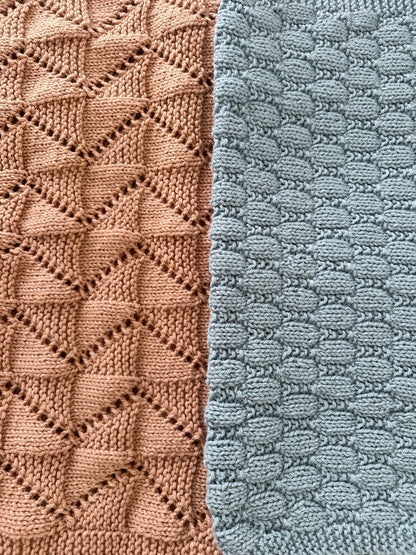 close up zig zag and beehive stitch baby blanket knitting patterns